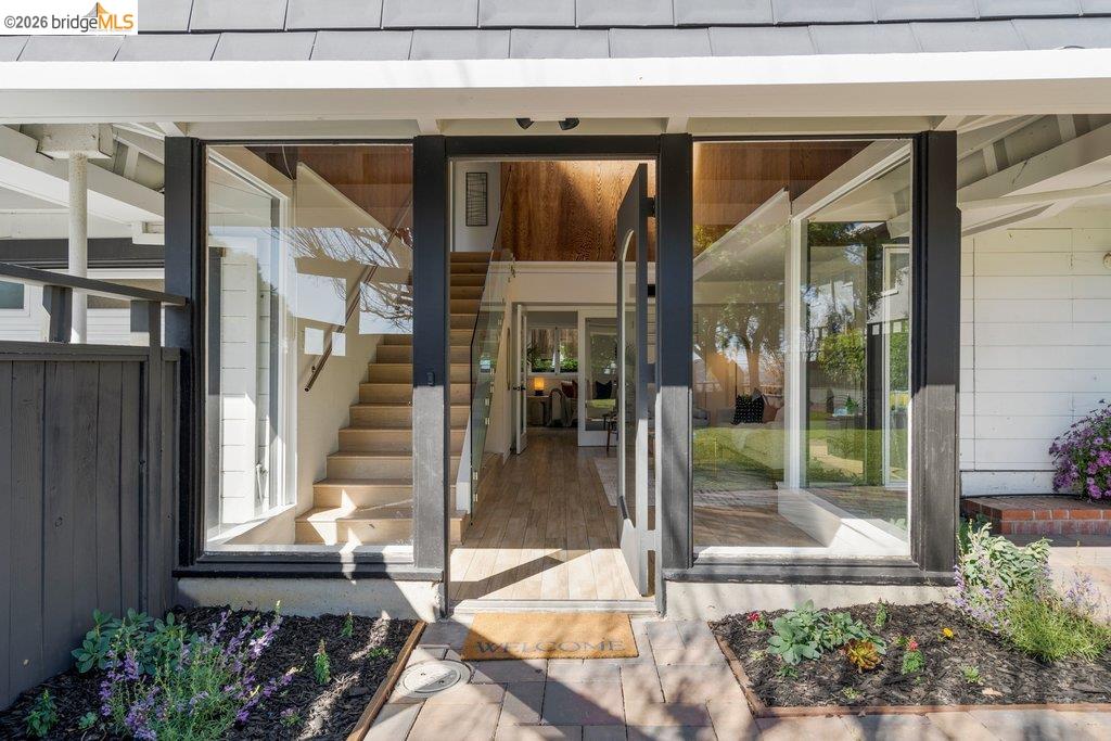 6715 Canyon Trail