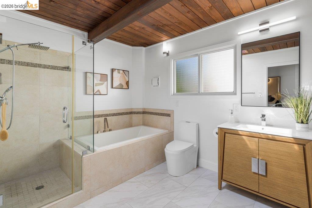 6715 Canyon Trail