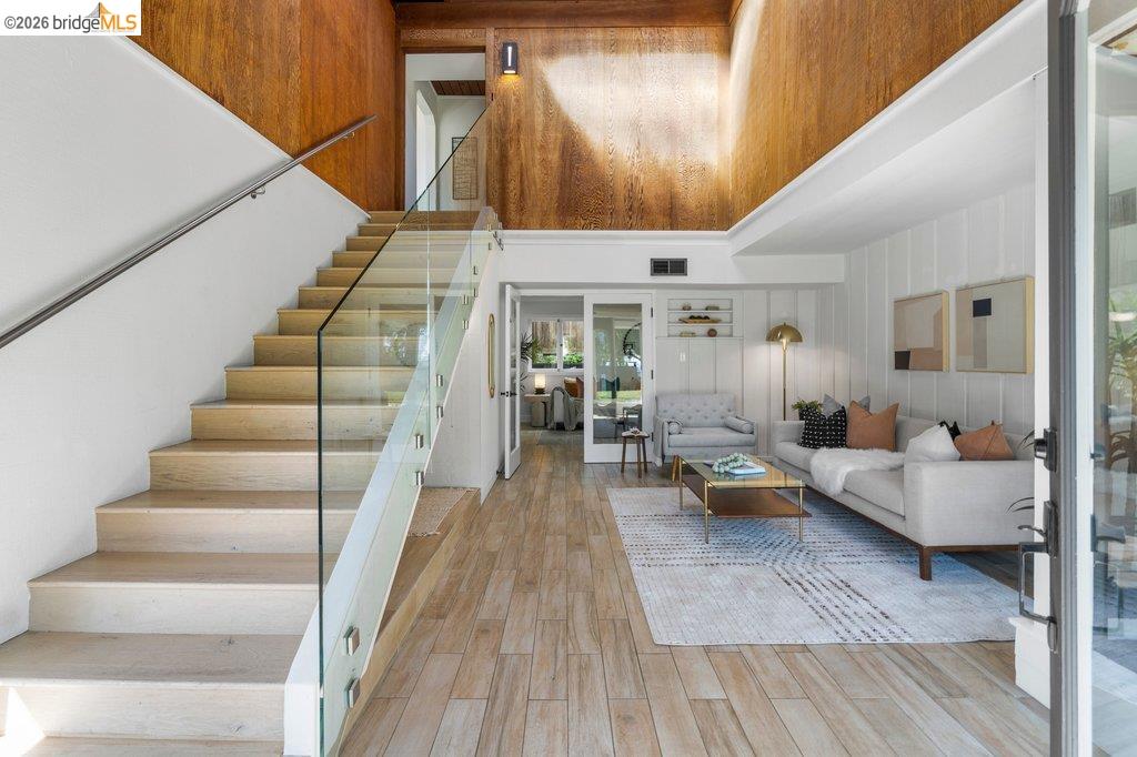 6715 Canyon Trail