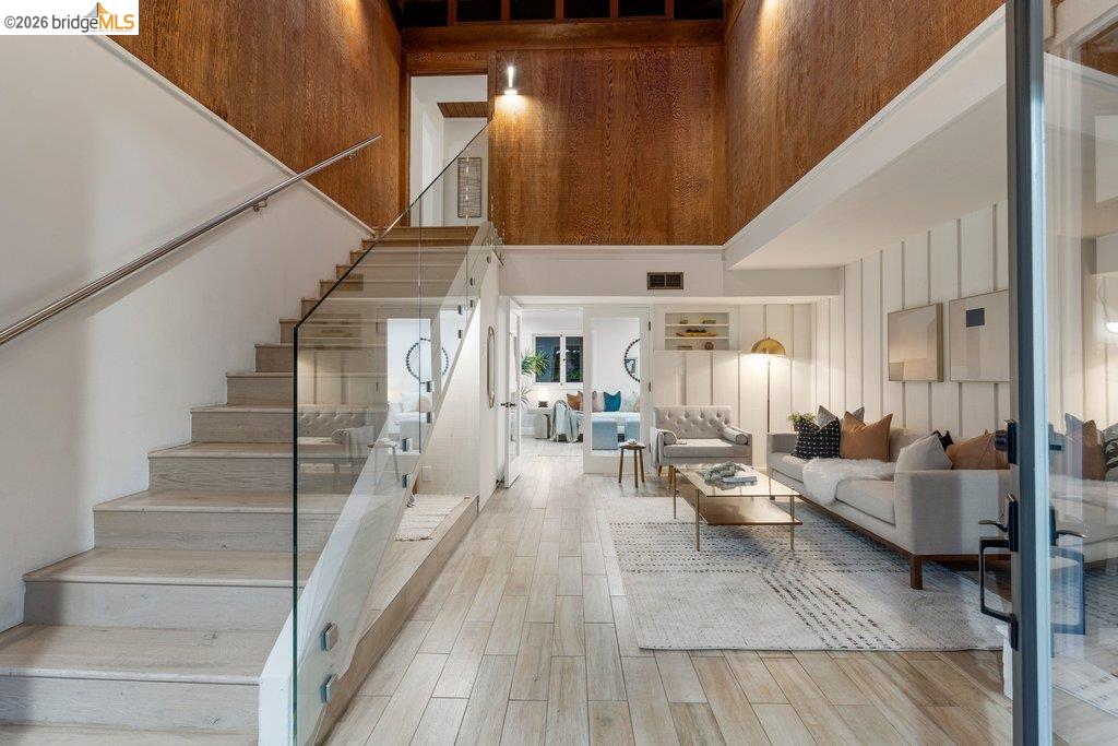 6715 Canyon Trail