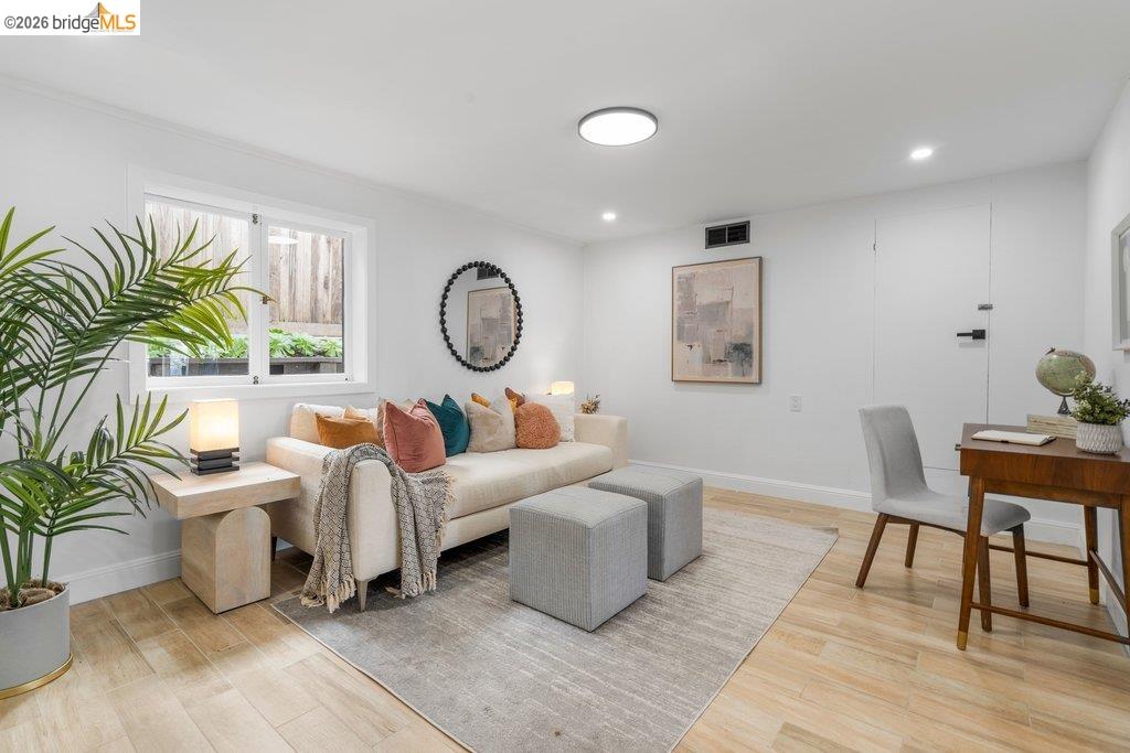 6715 Canyon Trail