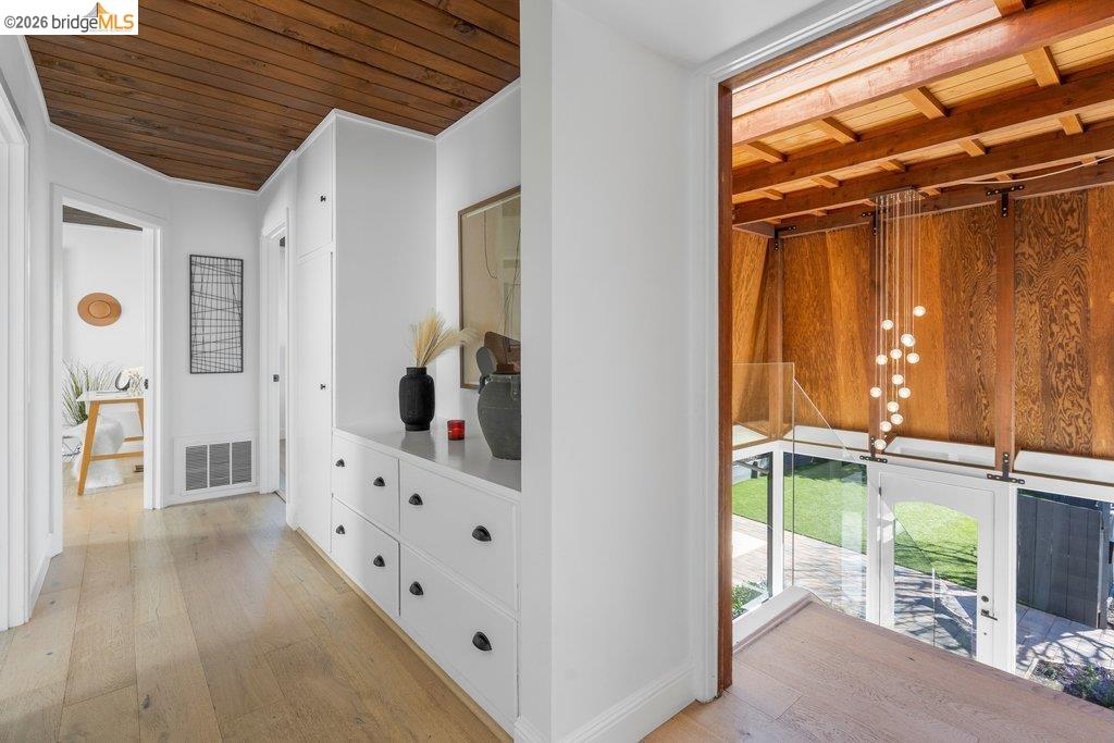 6715 Canyon Trail