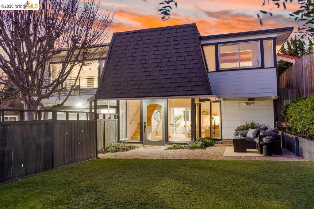 6715 Canyon Trail