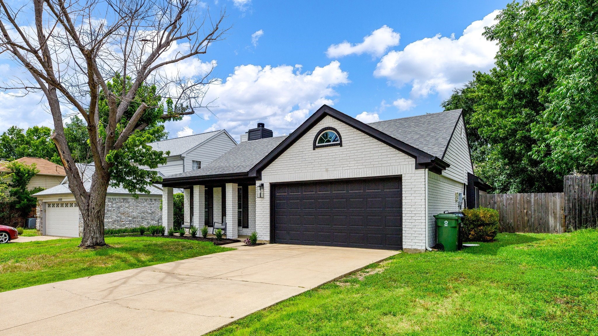 1220 Oxford Lane
