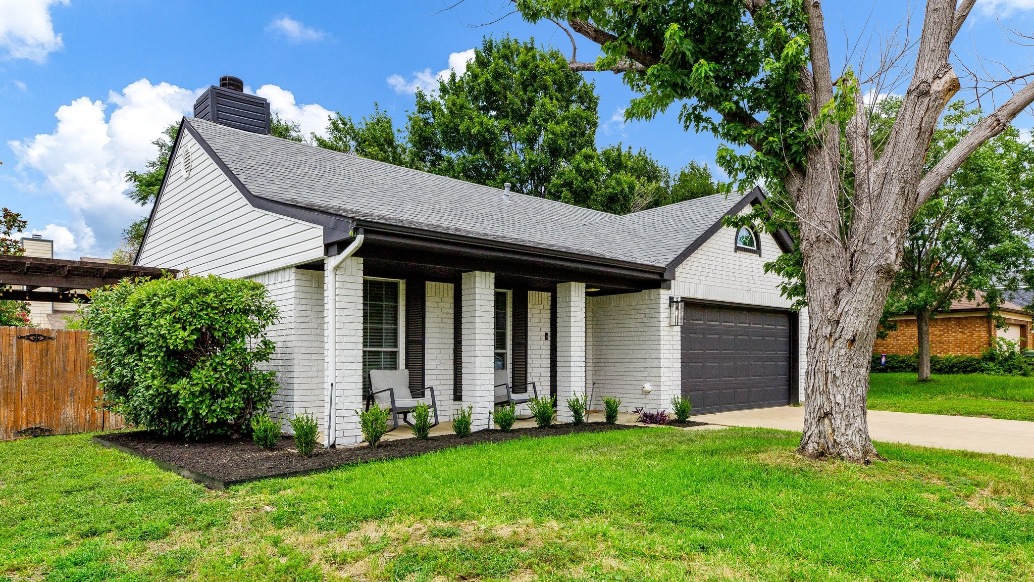 1220 Oxford Lane