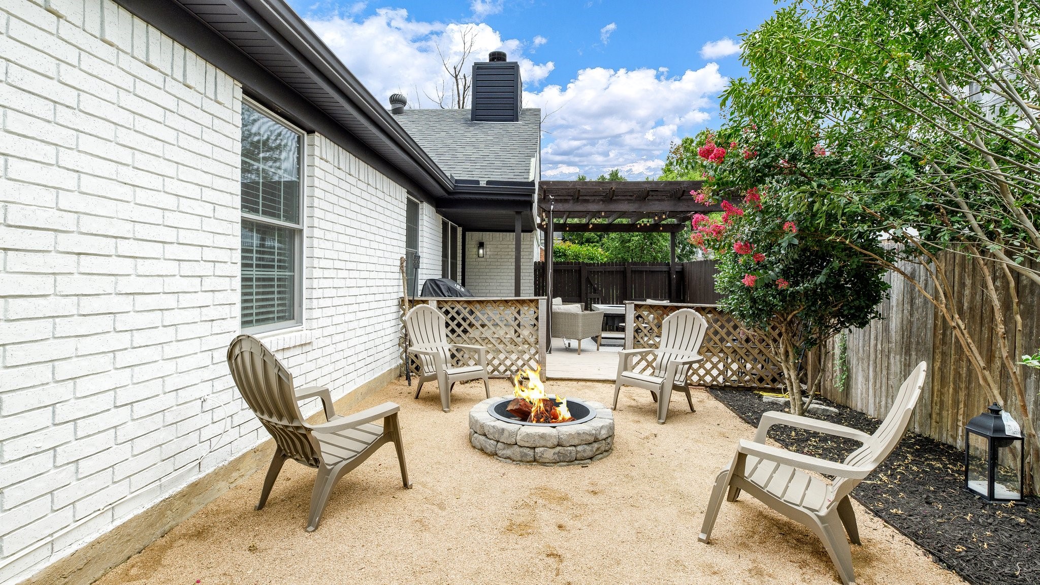 1220 Oxford Lane