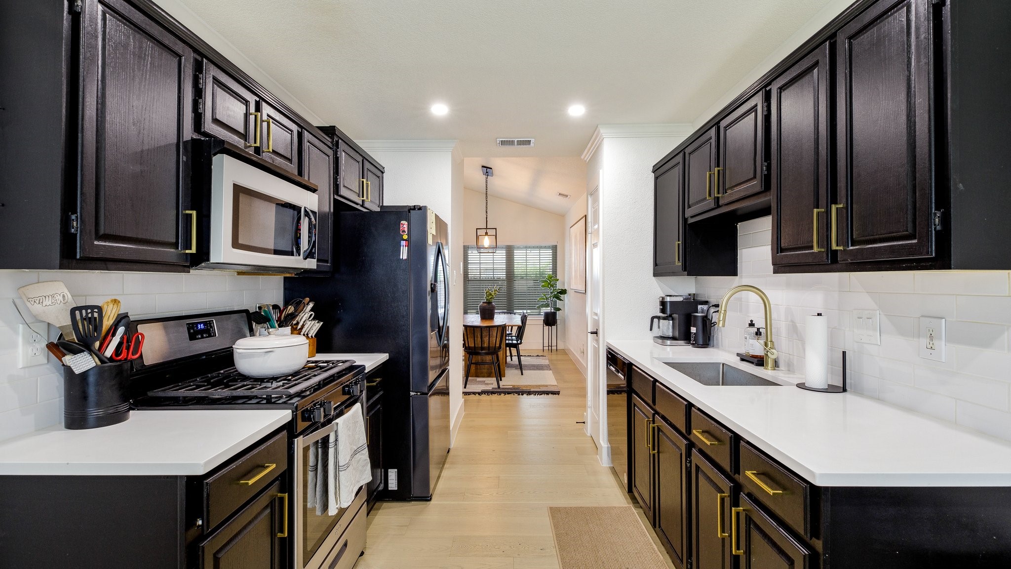 1220 Oxford Lane