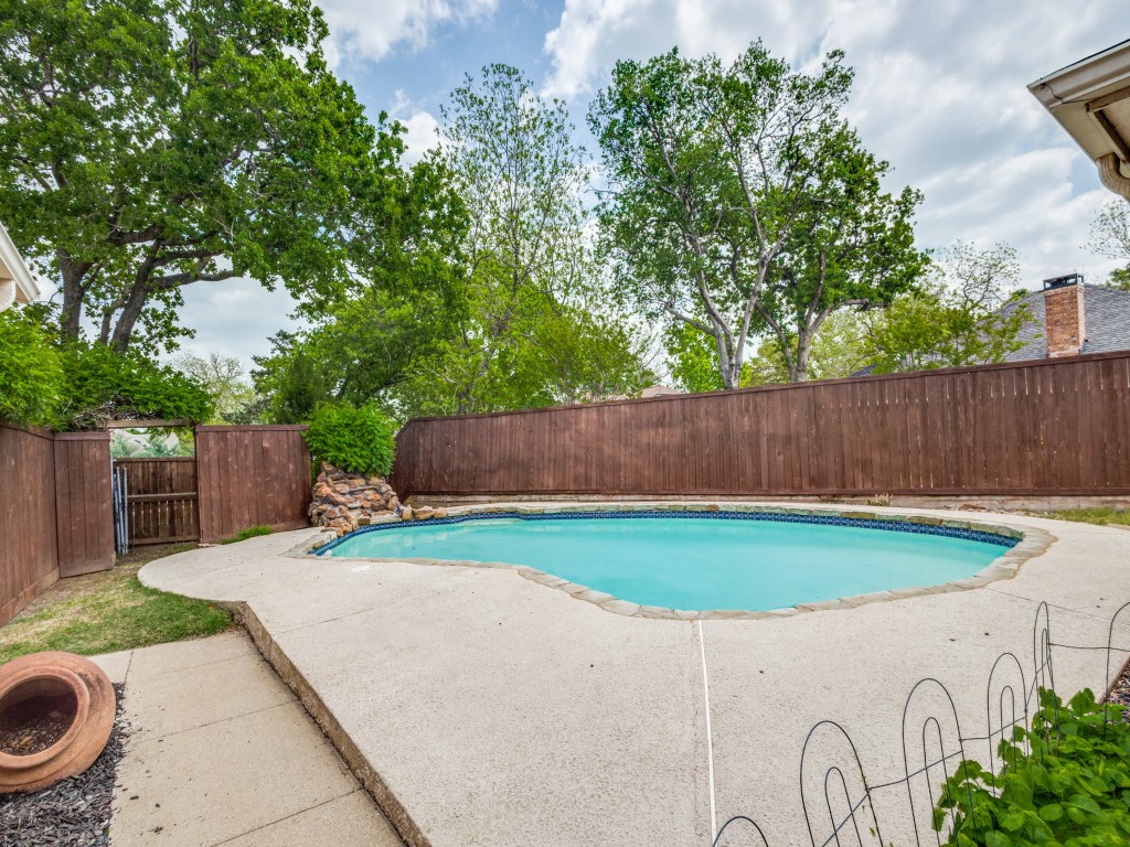 460 Highland Hills Lane