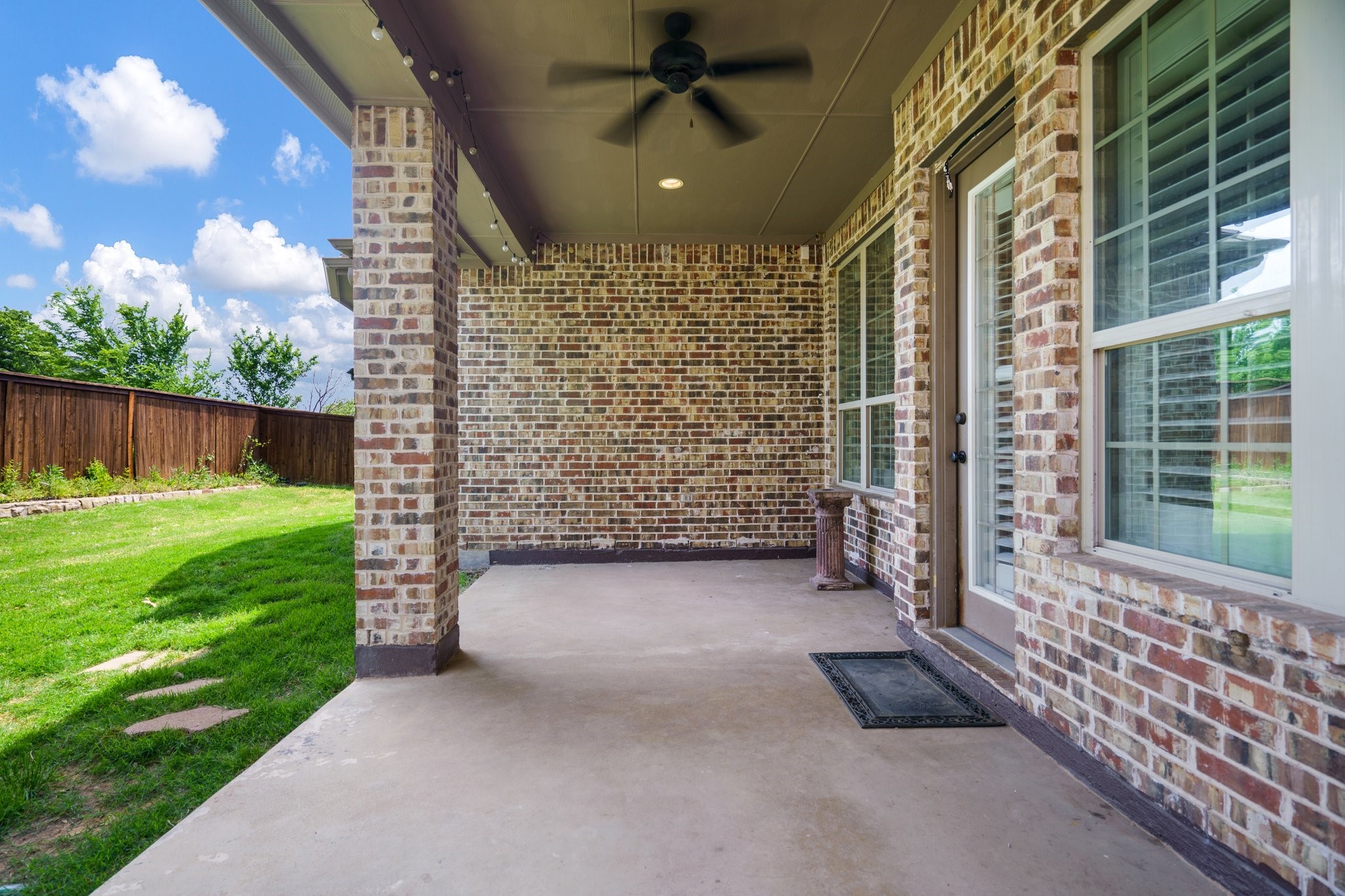 8912 Scarlet Trail