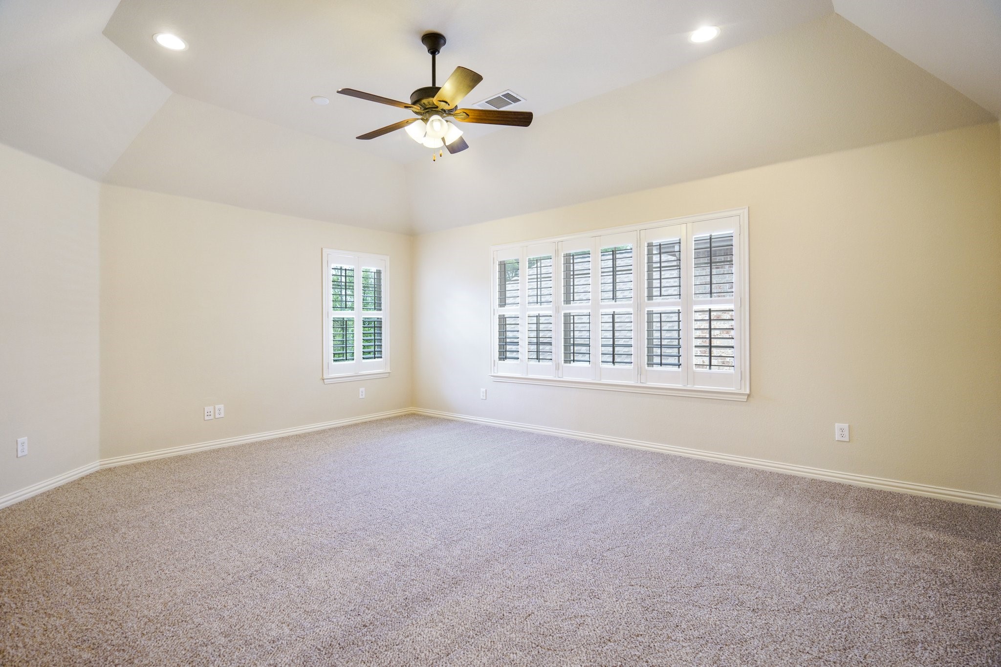 8912 Scarlet Trail