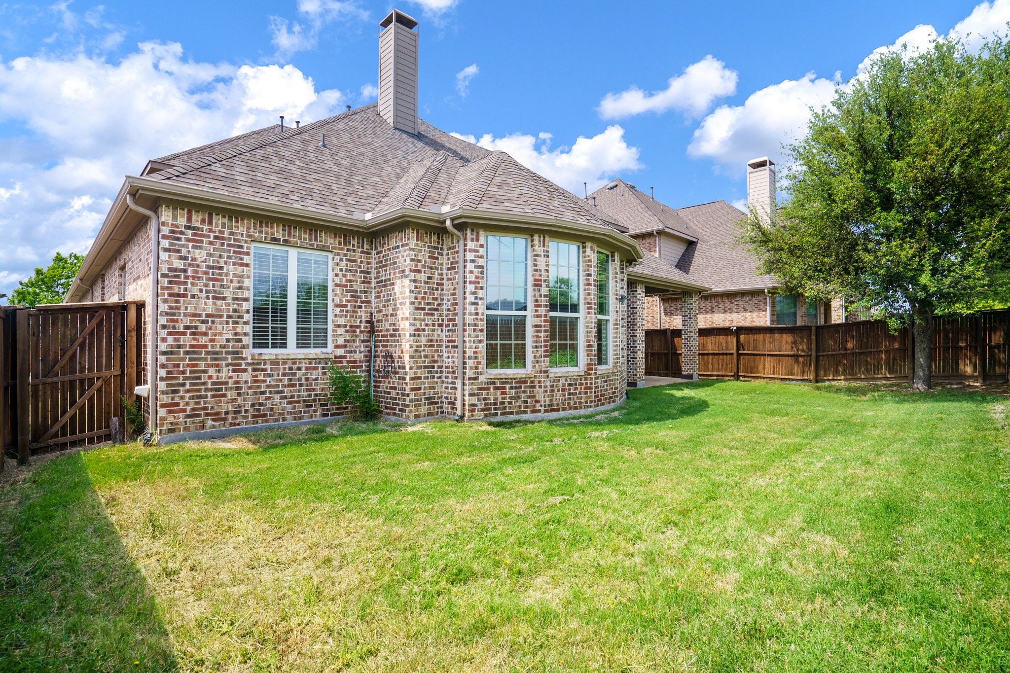 8912 Scarlet Trail
