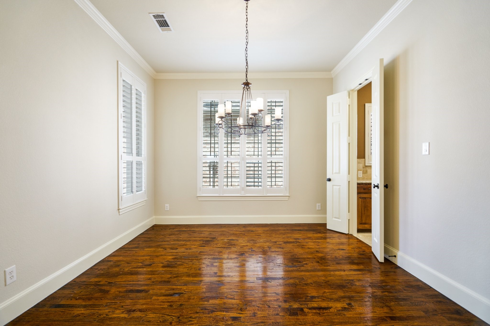 8912 Scarlet Trail