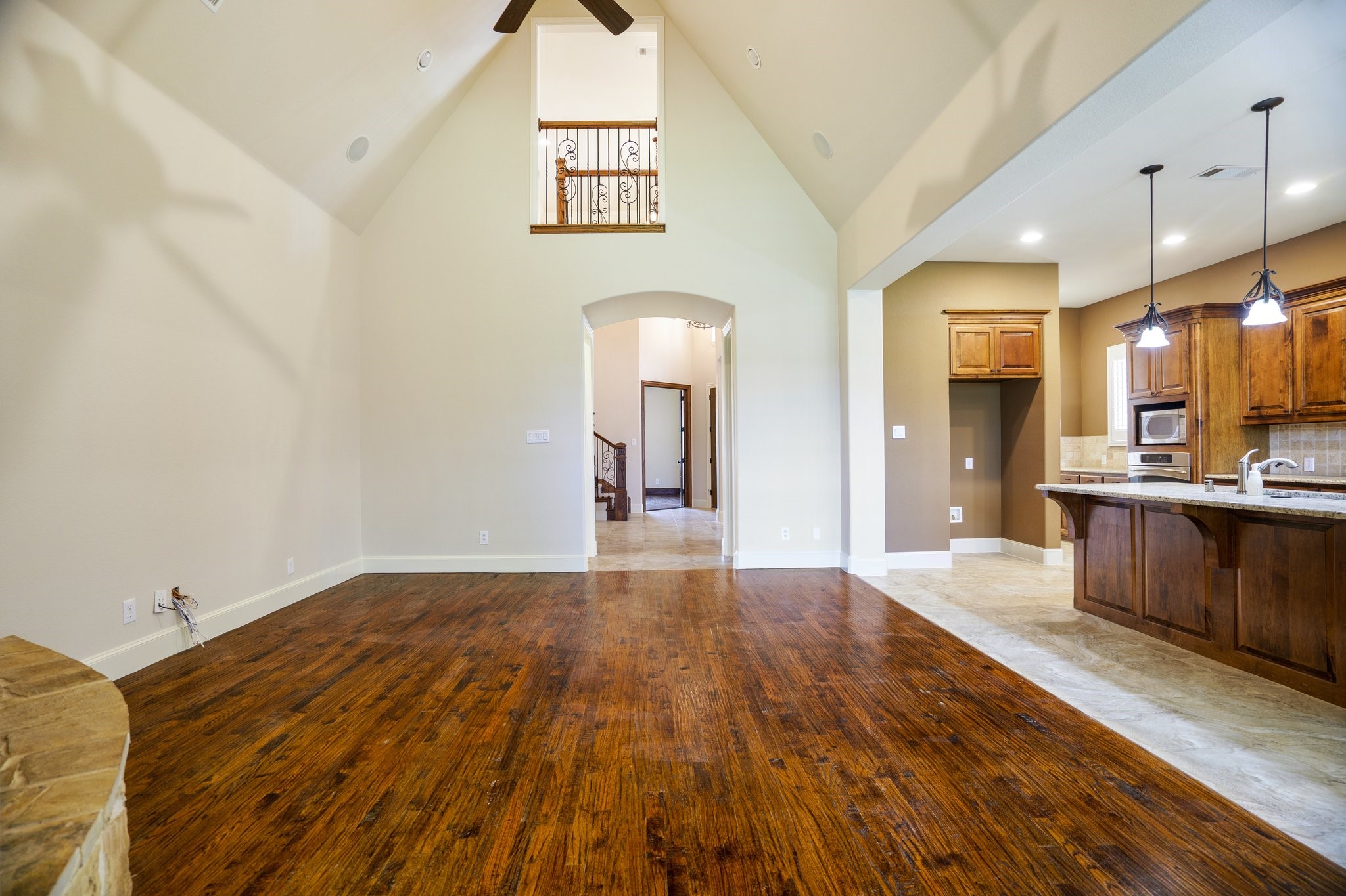 8912 Scarlet Trail