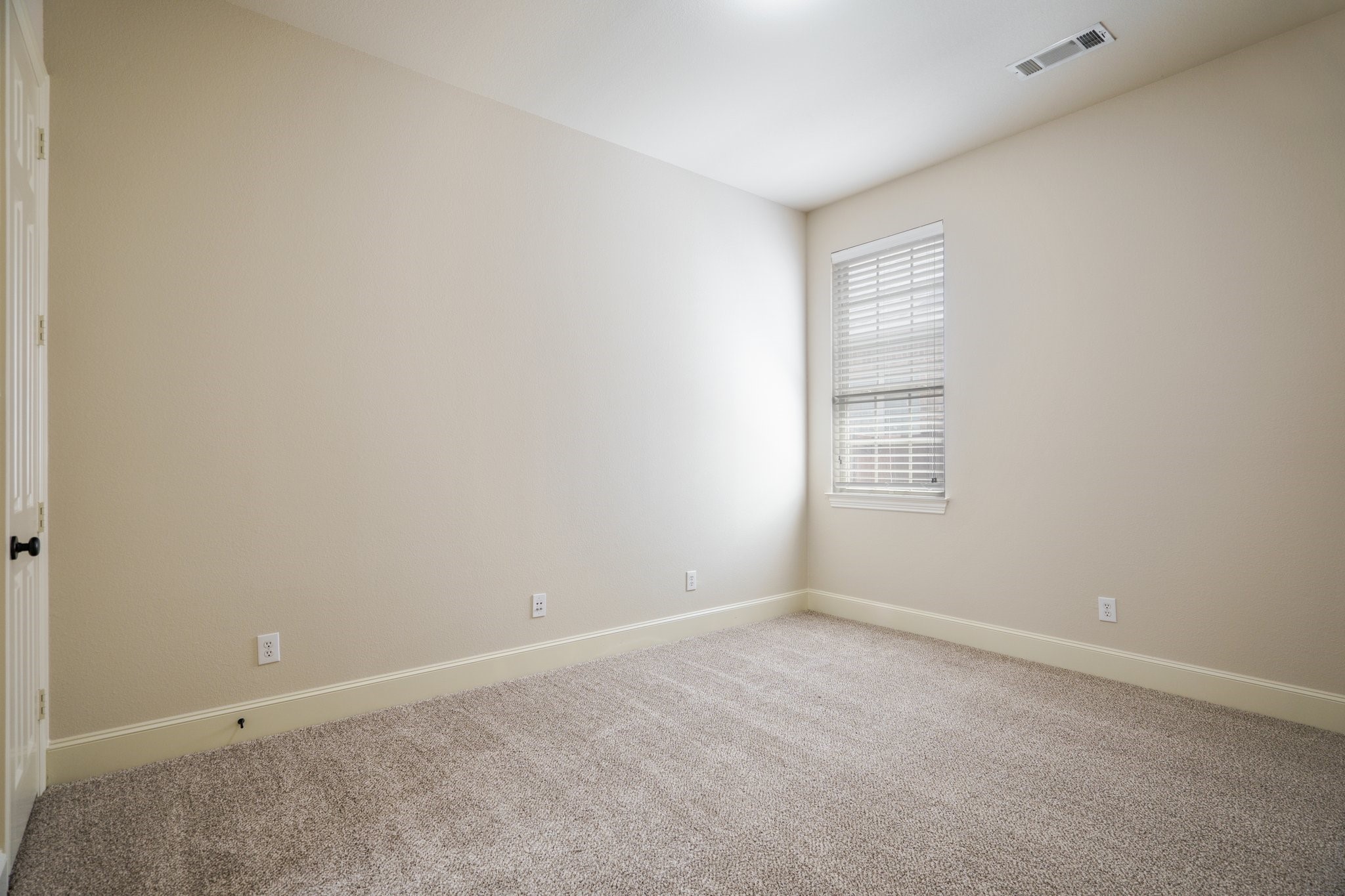 8912 Scarlet Trail