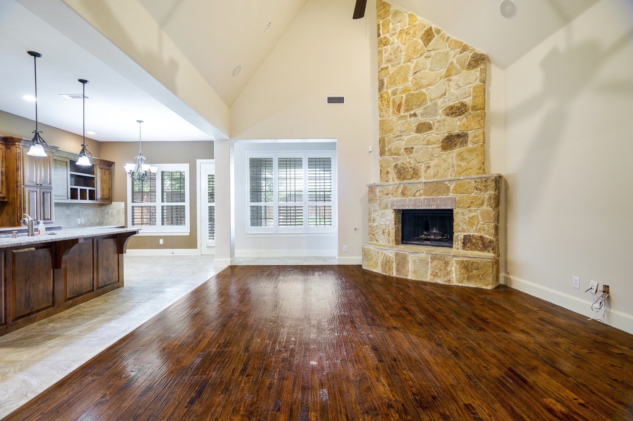 8912 Scarlet Trail