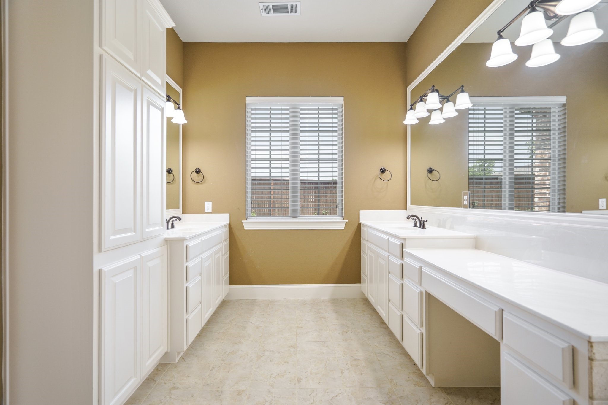 8912 Scarlet Trail