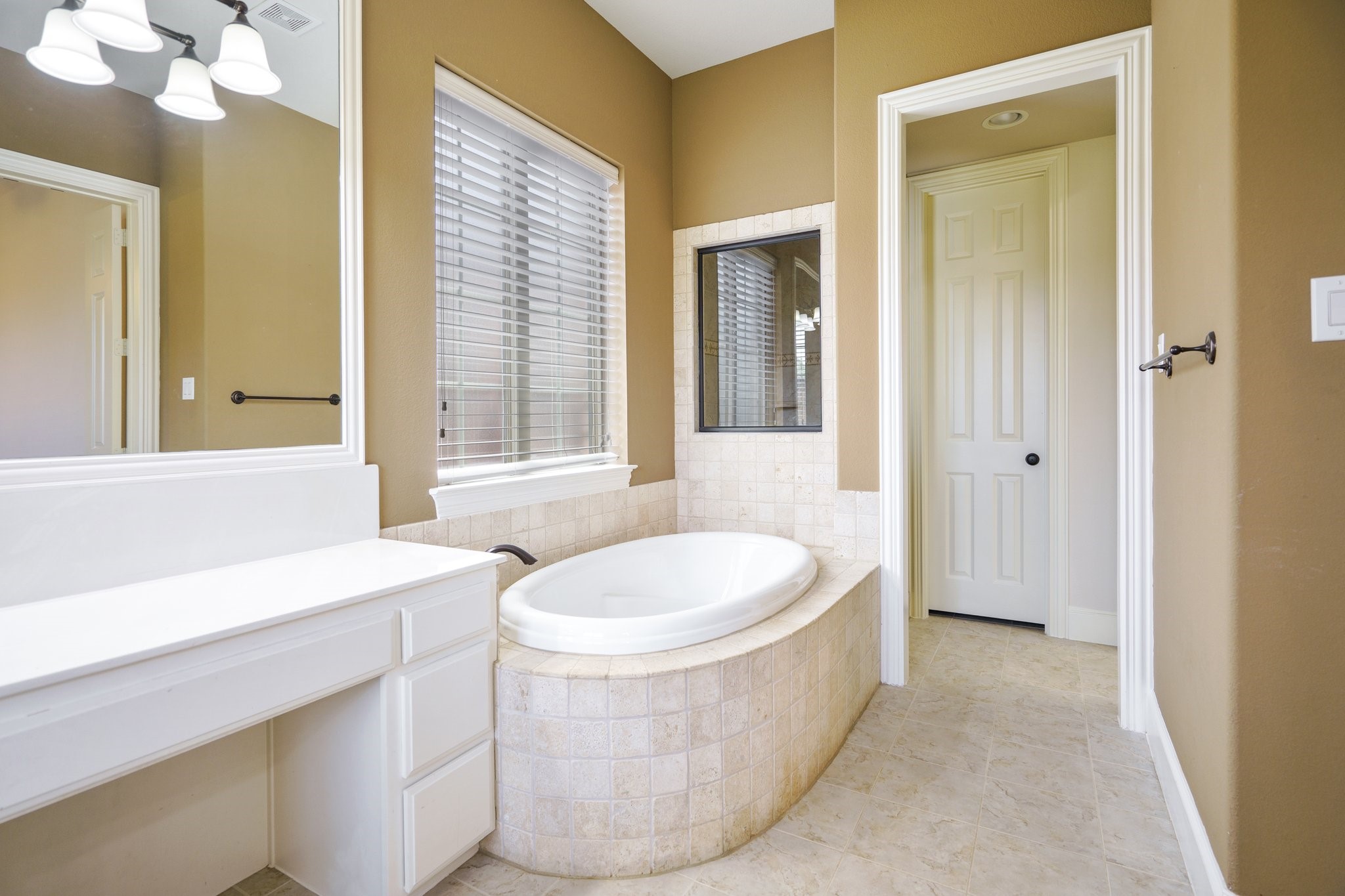 8912 Scarlet Trail