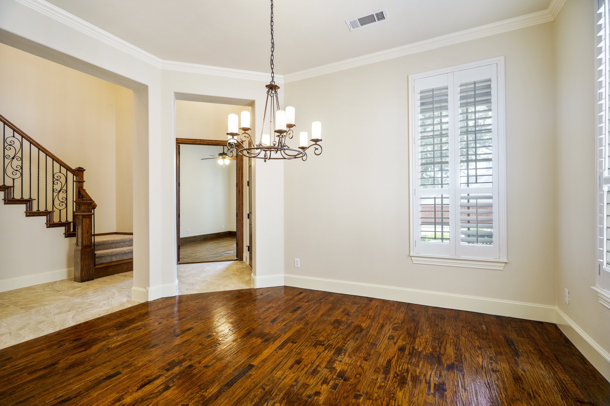 8912 Scarlet Trail