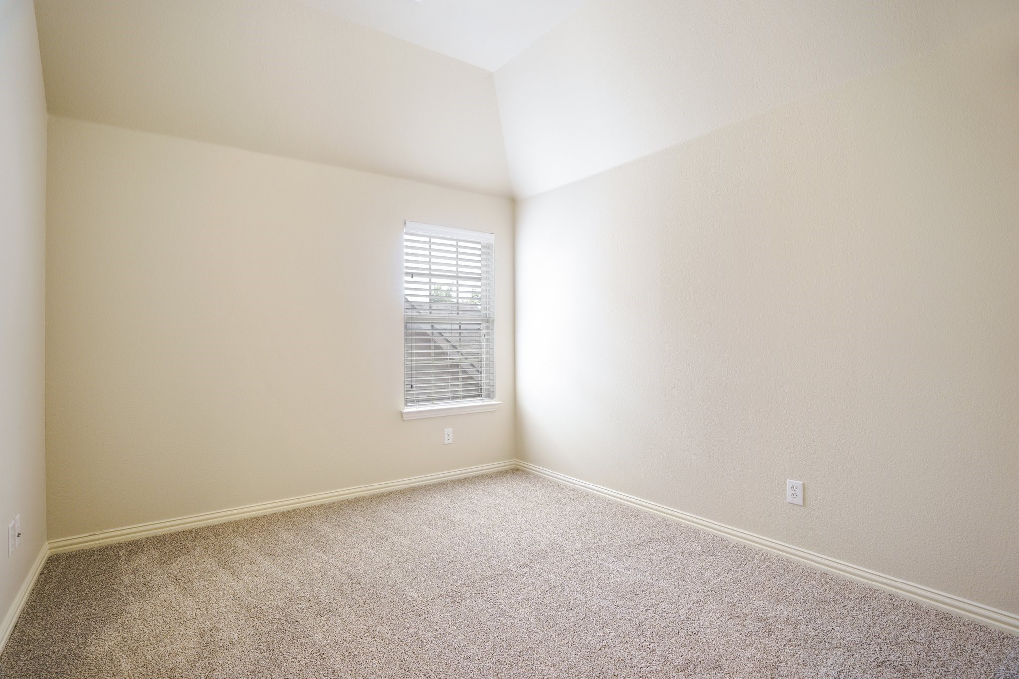 8912 Scarlet Trail