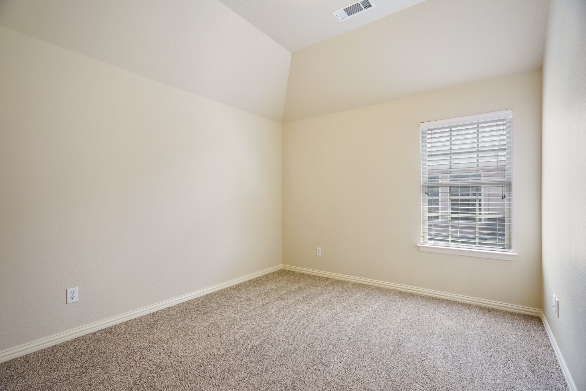 8912 Scarlet Trail