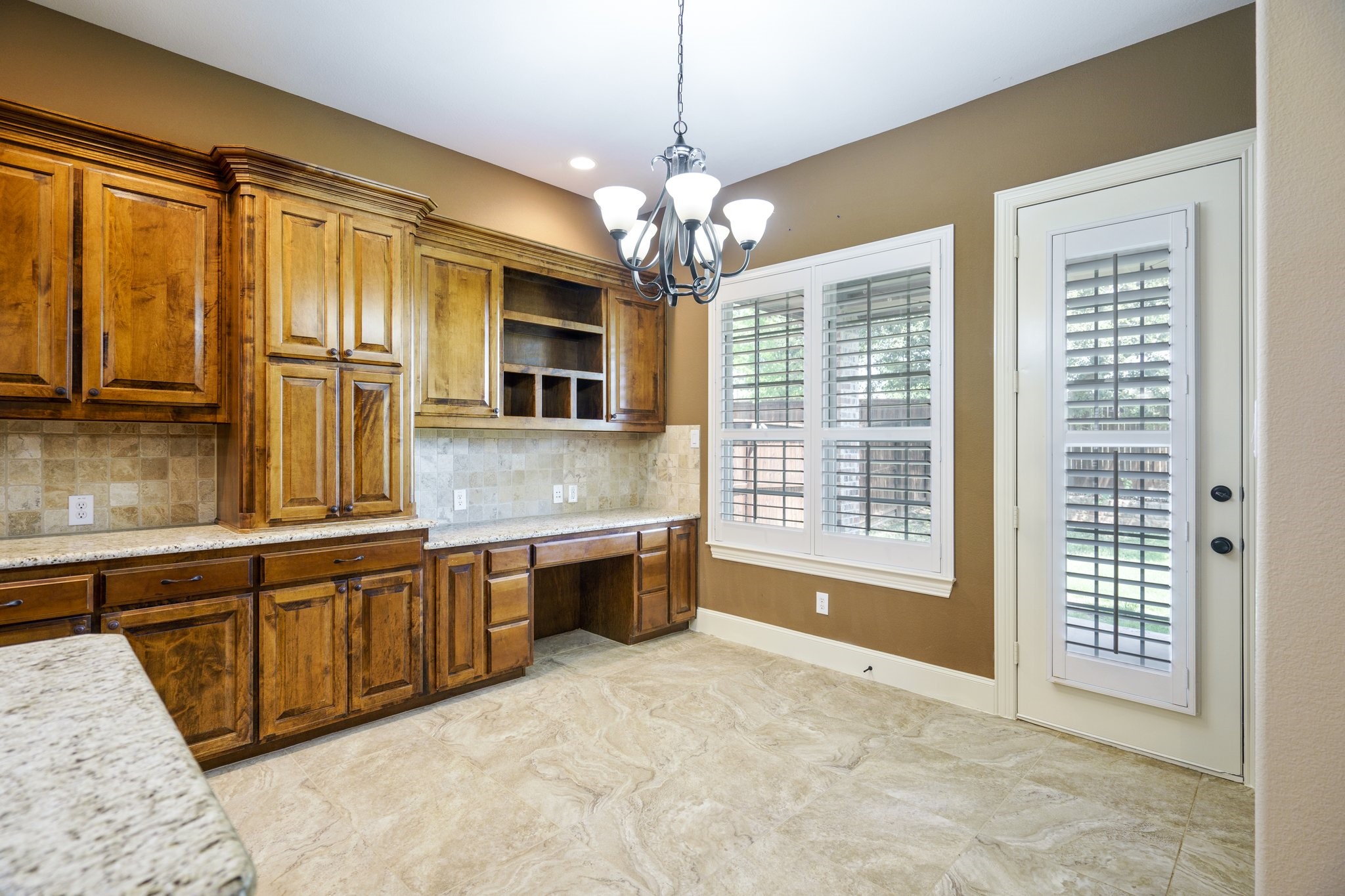 8912 Scarlet Trail