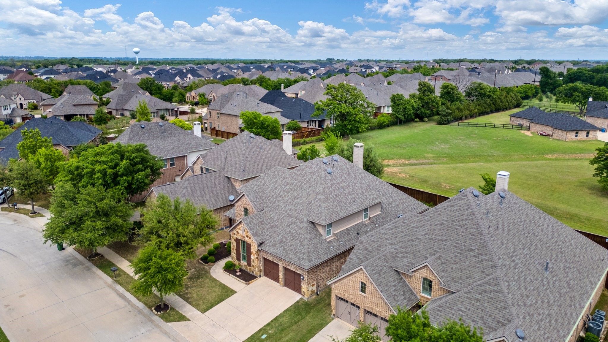 8912 Scarlet Trail