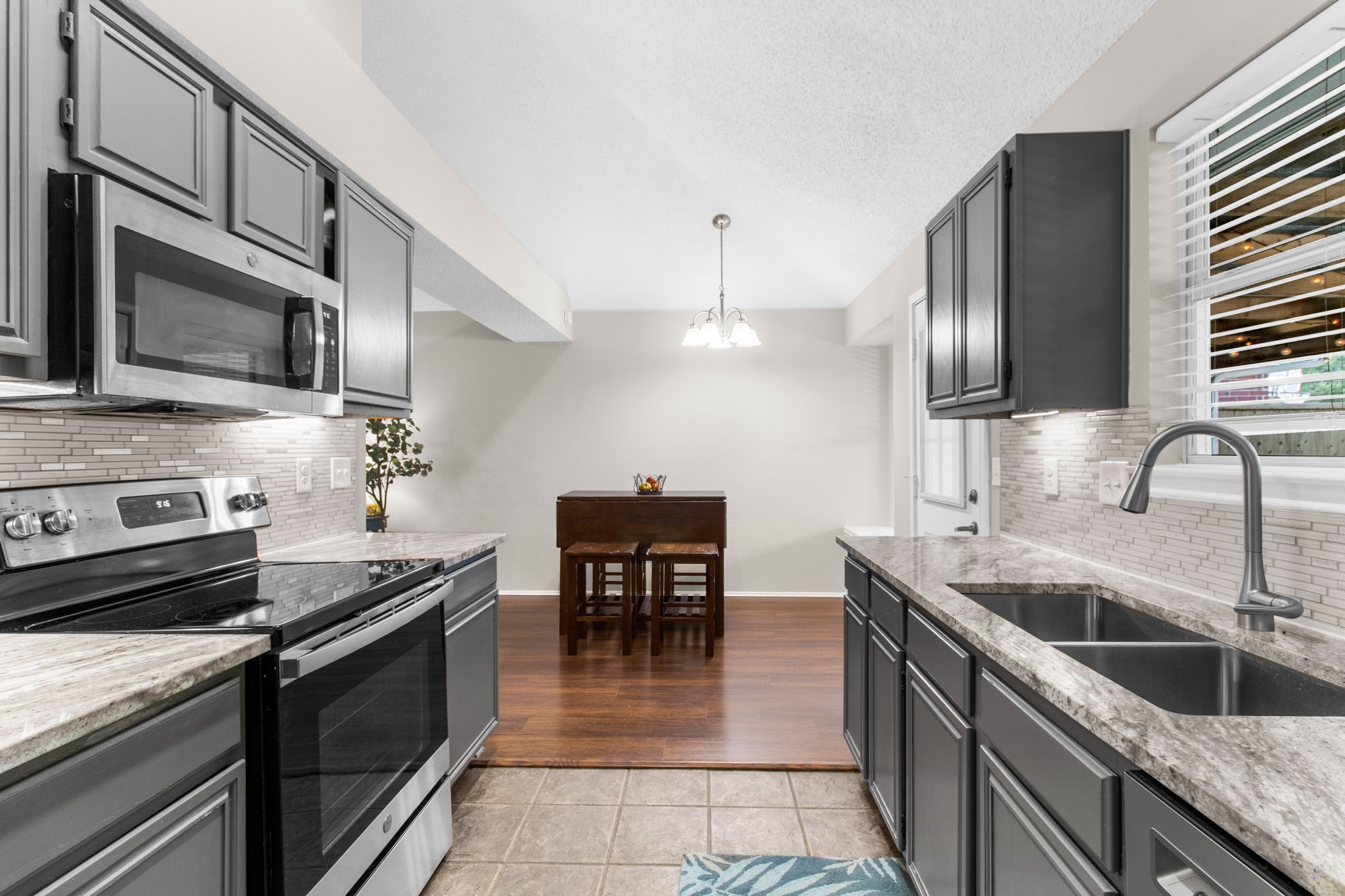 4411 Cordova Lane