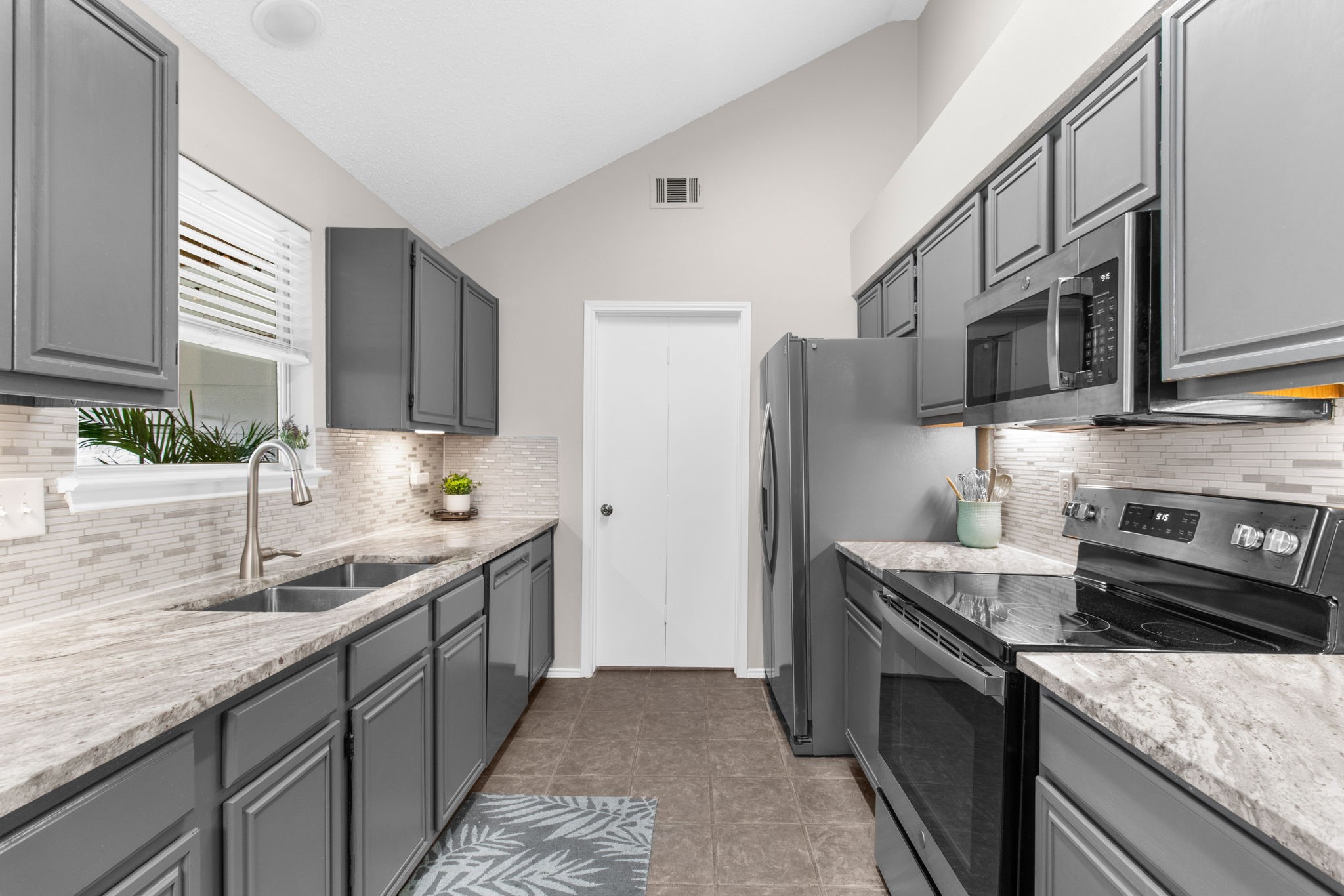 4411 Cordova Lane