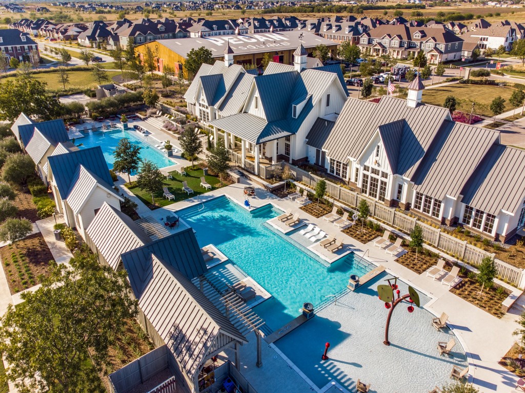 2273 Roaming Trail