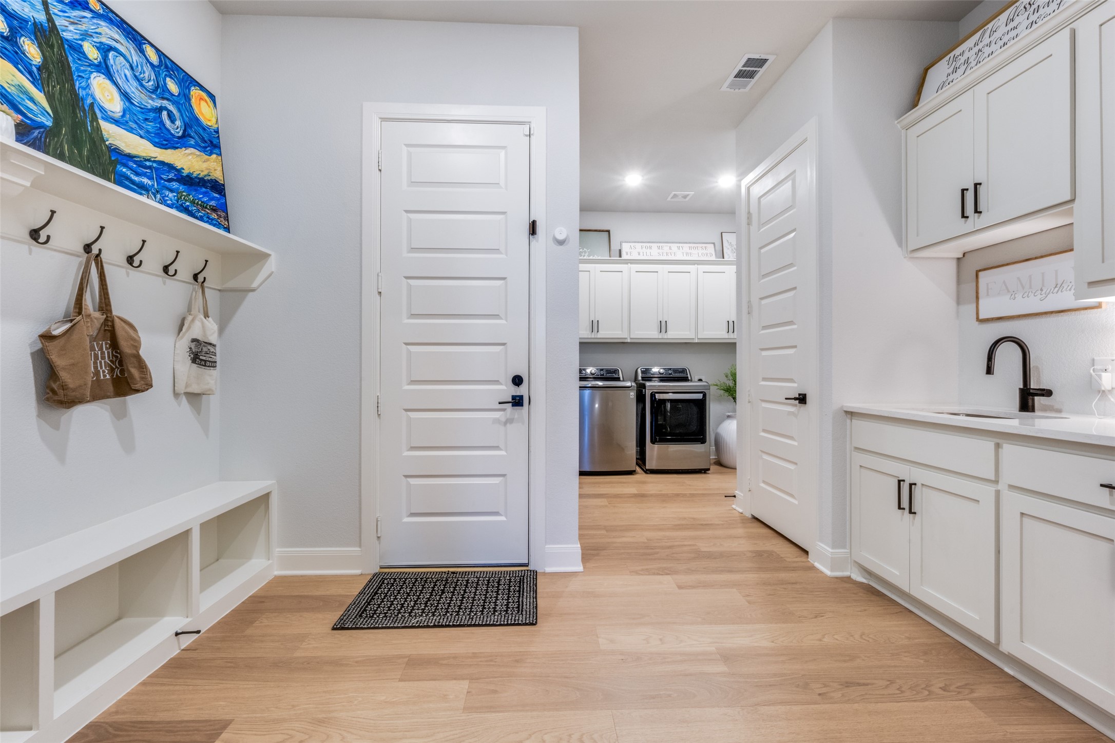 2273 Roaming Trail
