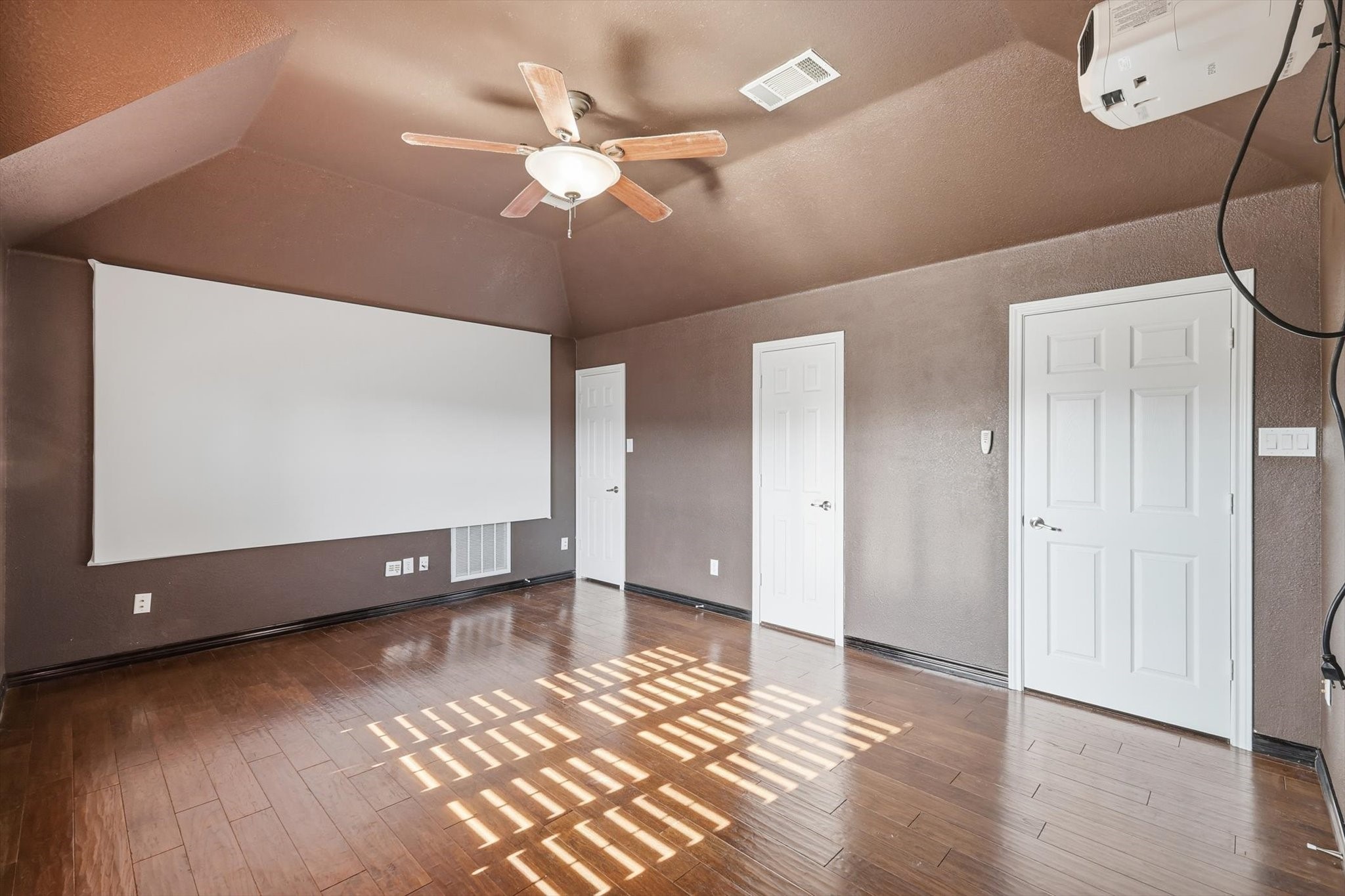 3402 Buckingham Lane