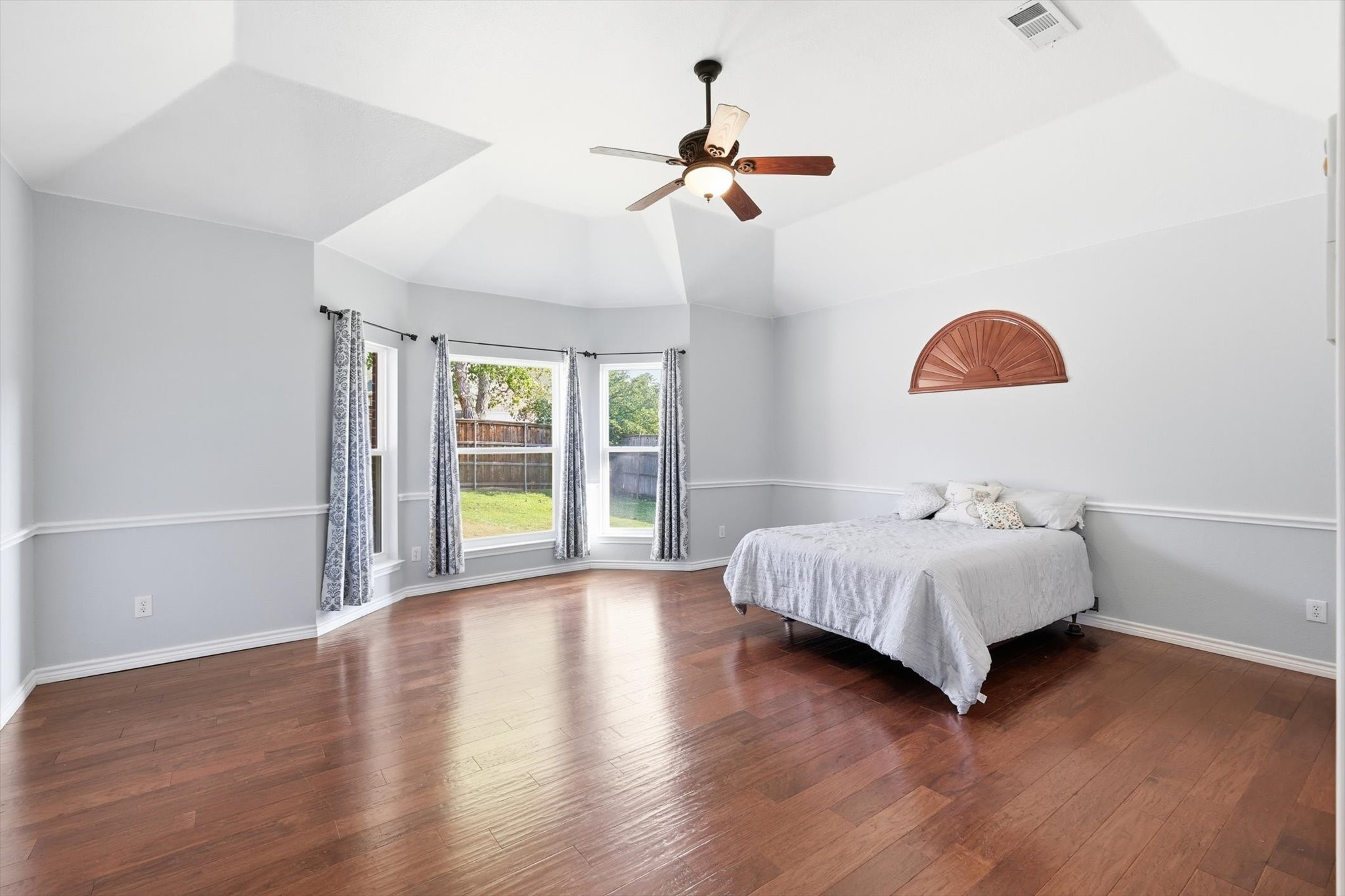 3402 Buckingham Lane