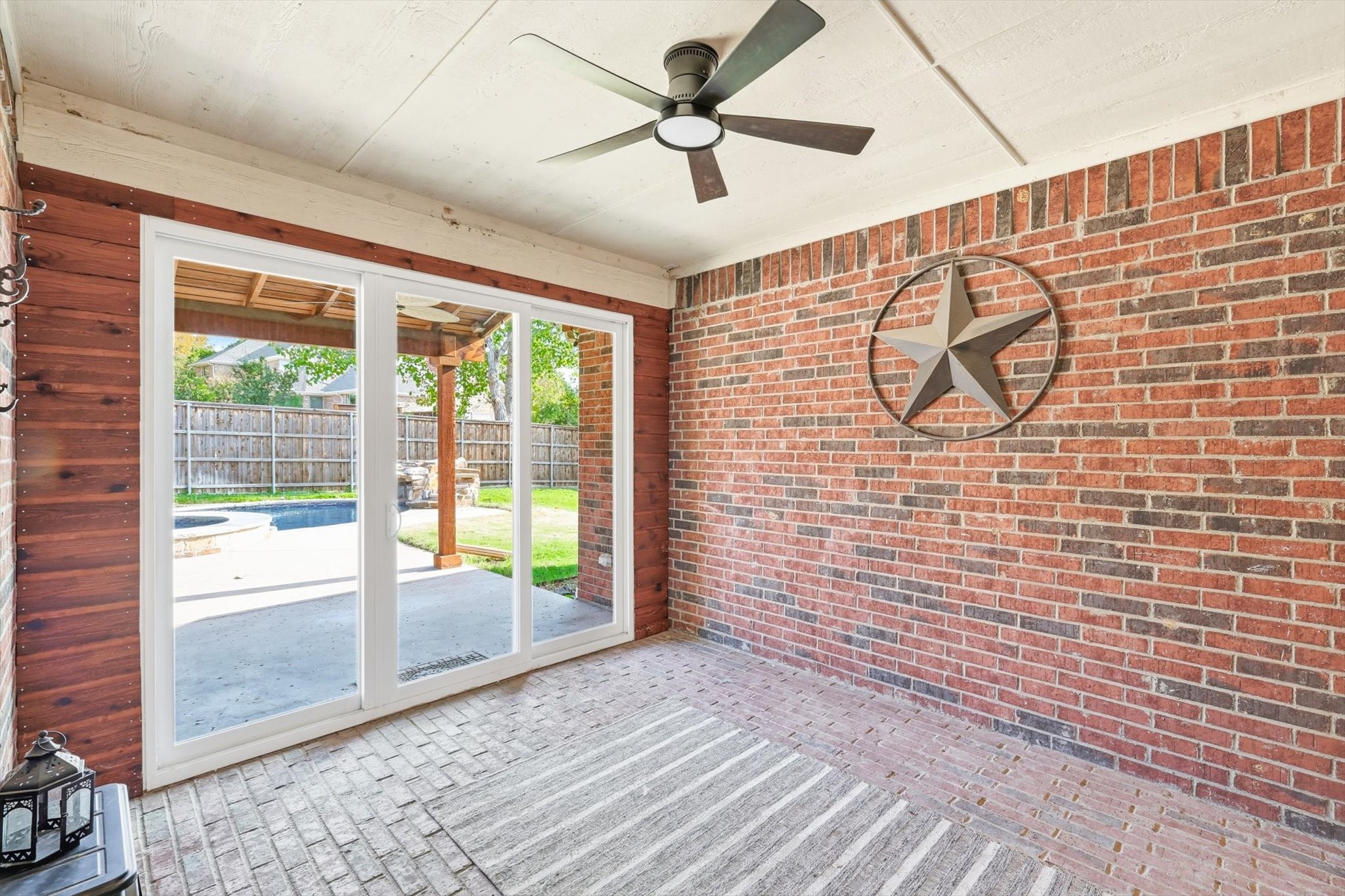 3402 Buckingham Lane