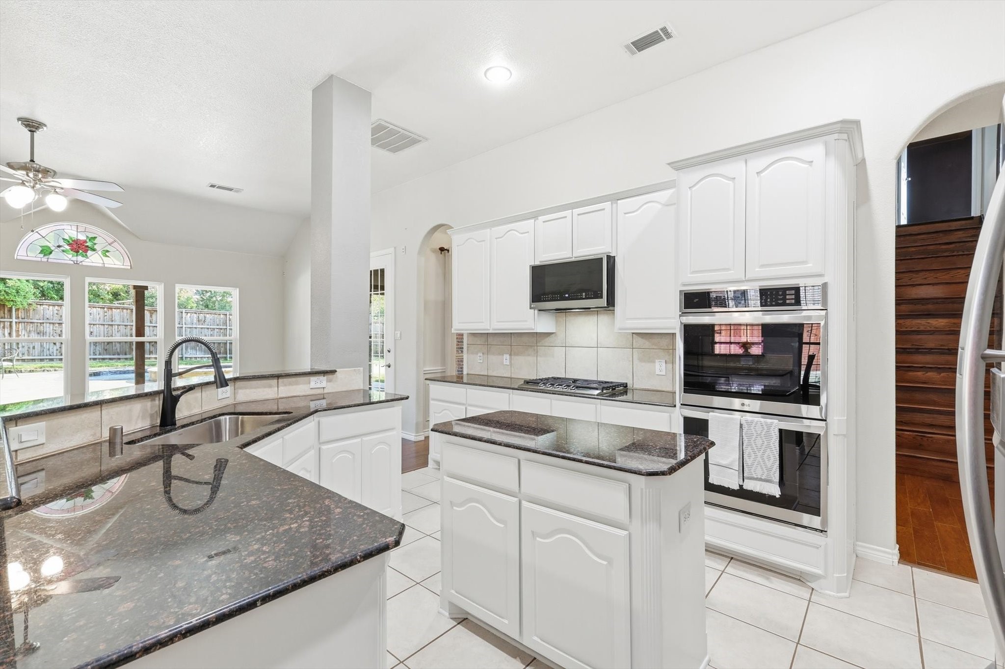 3402 Buckingham Lane