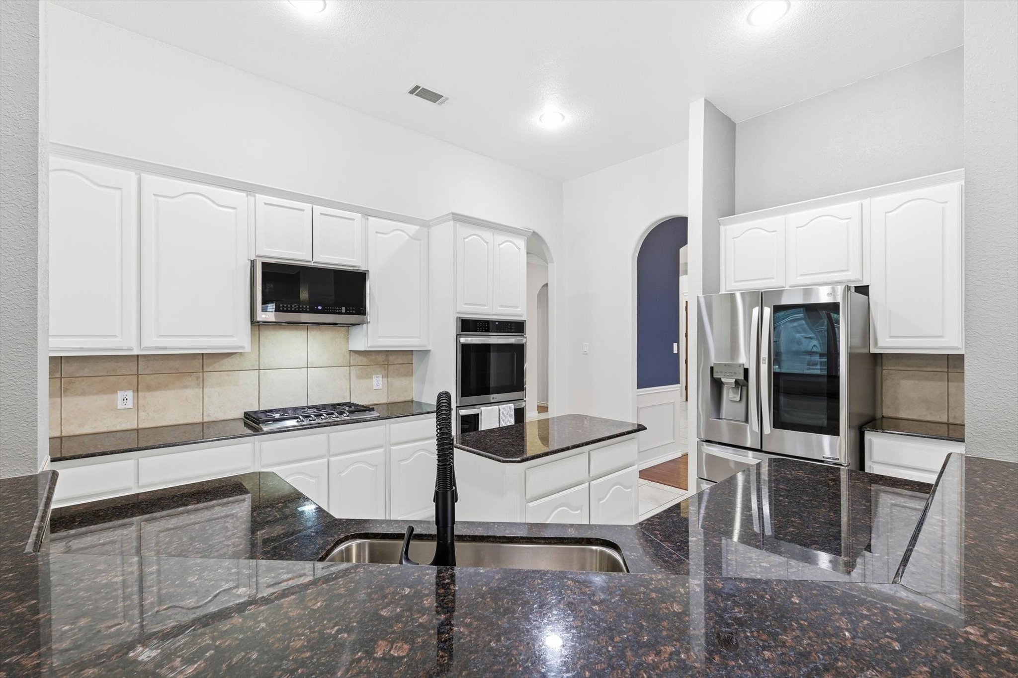 3402 Buckingham Lane