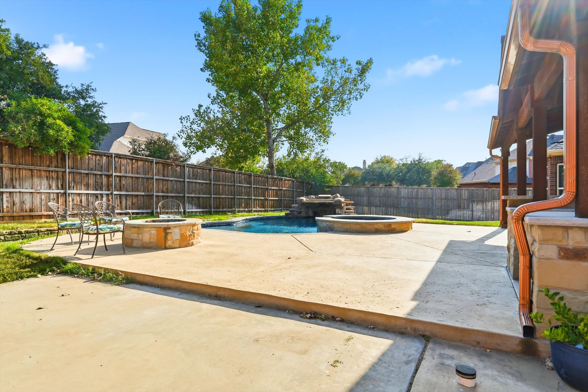 3402 Buckingham Lane