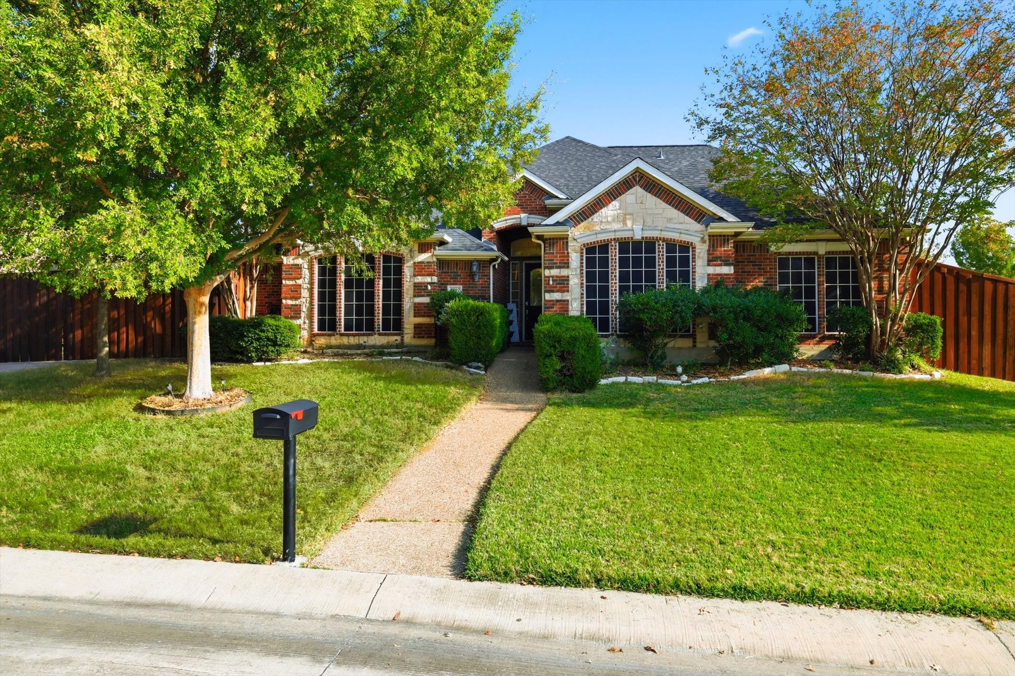 3402 Buckingham Lane