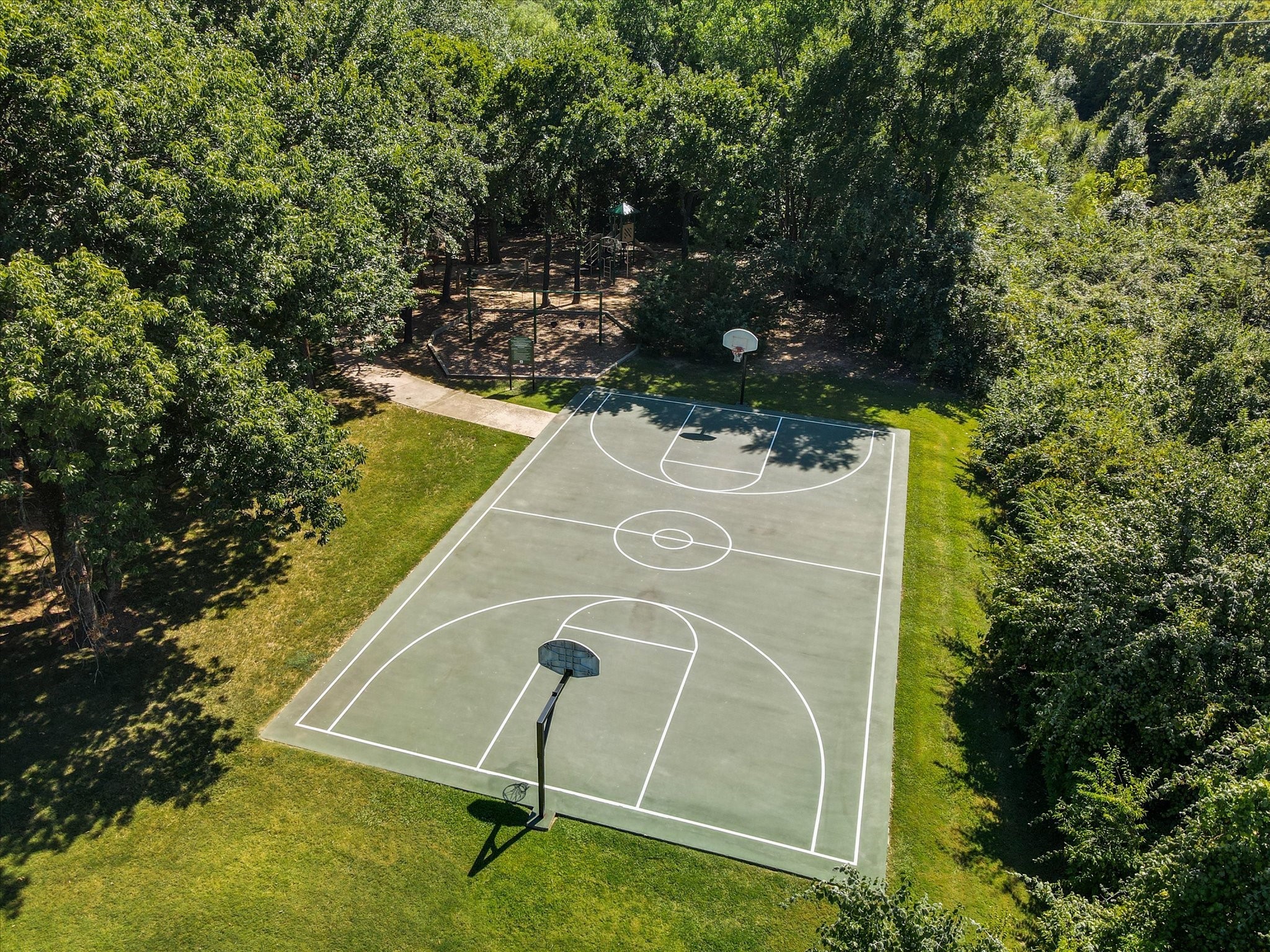 3402 Buckingham Lane