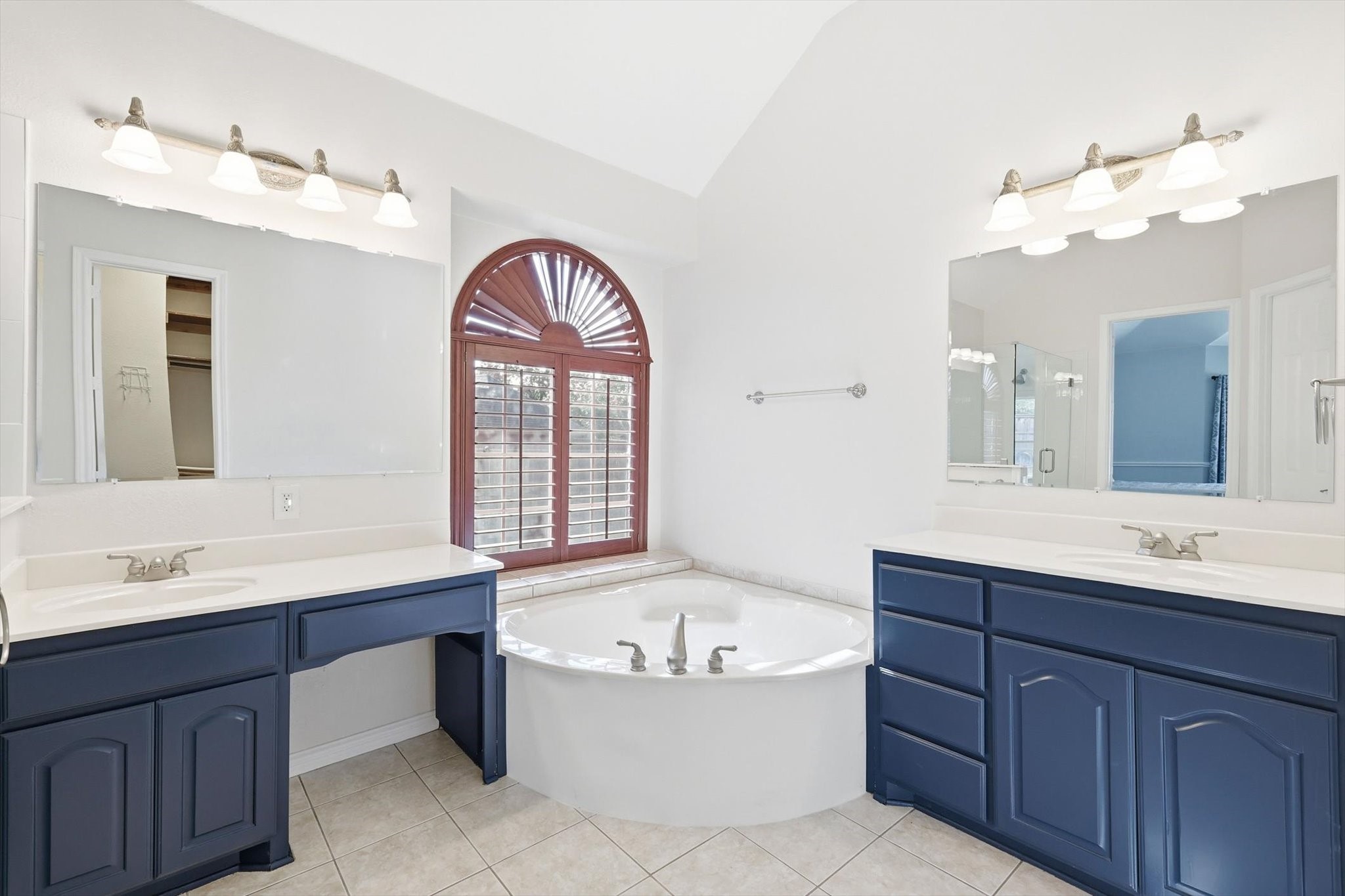 3402 Buckingham Lane