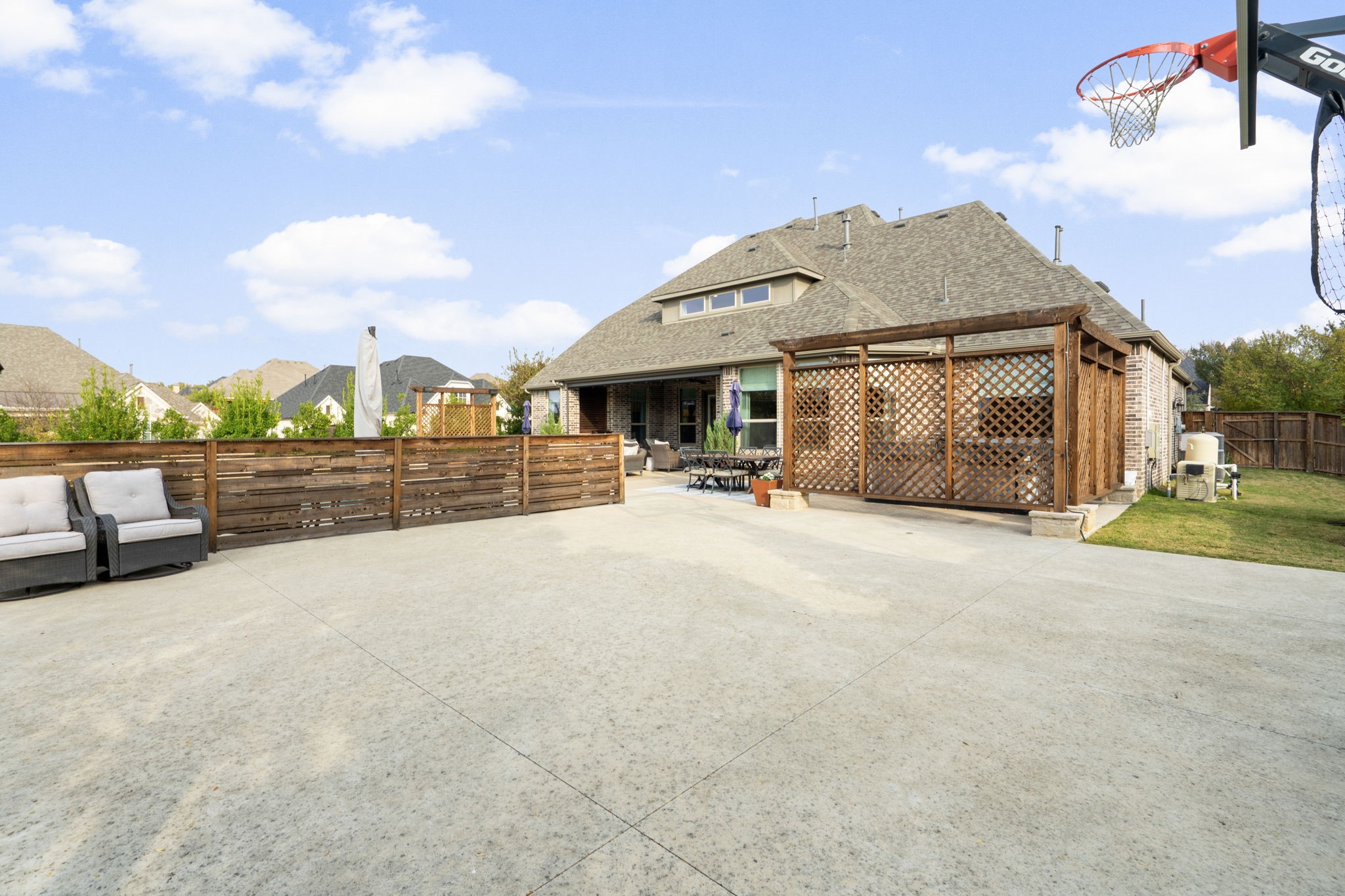 8731 Canyon Crossing