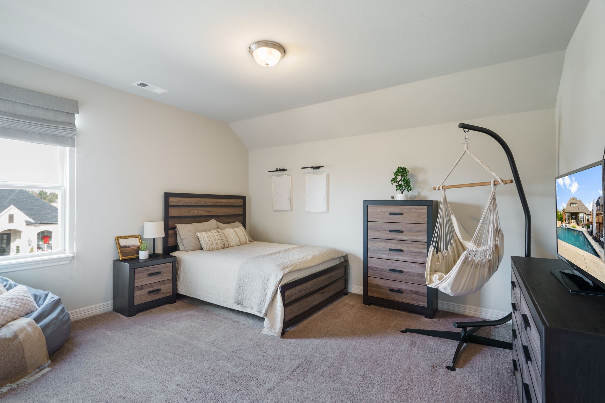 8731 Canyon Crossing