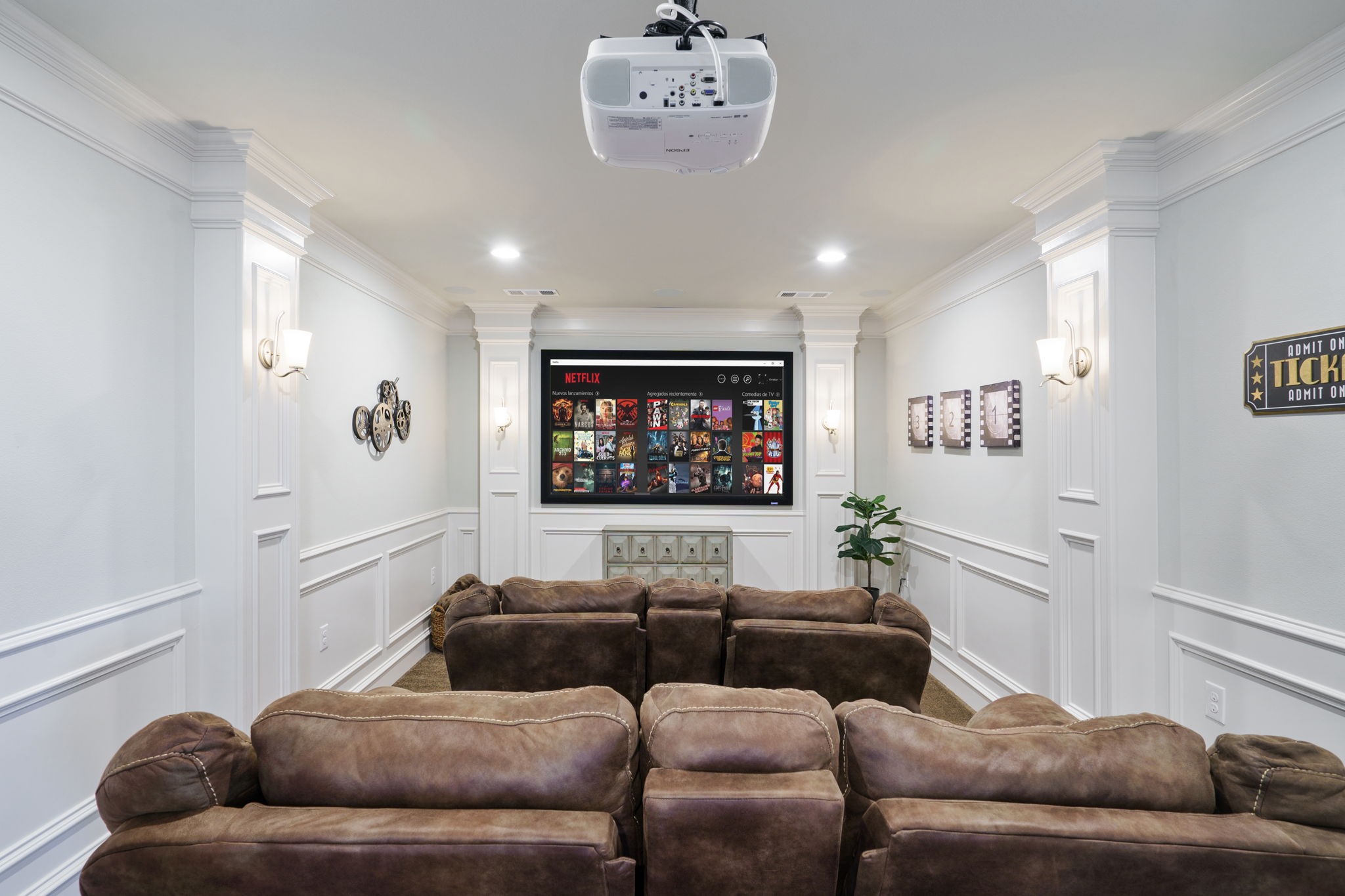 8731 Canyon Crossing