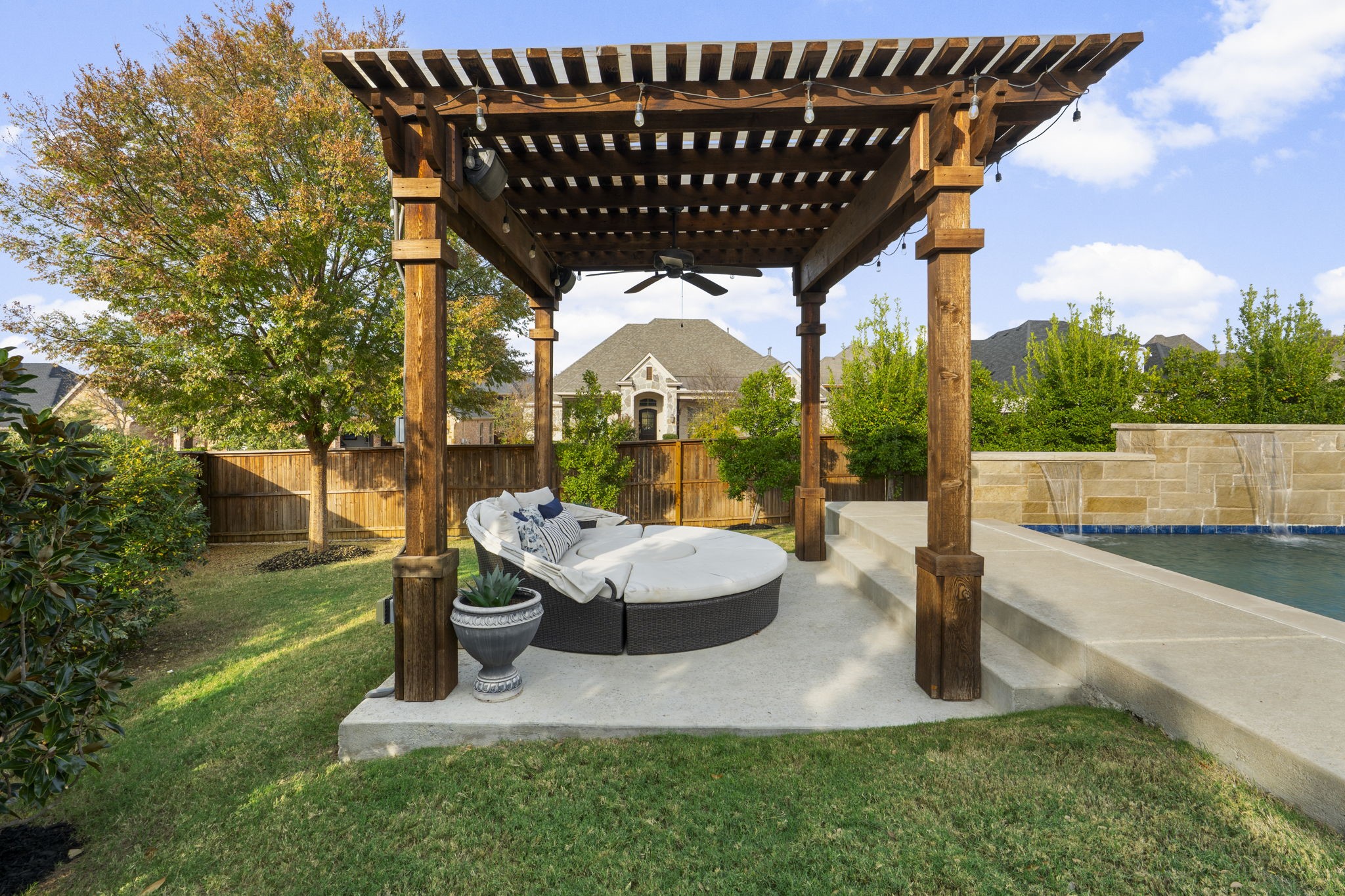 8731 Canyon Crossing