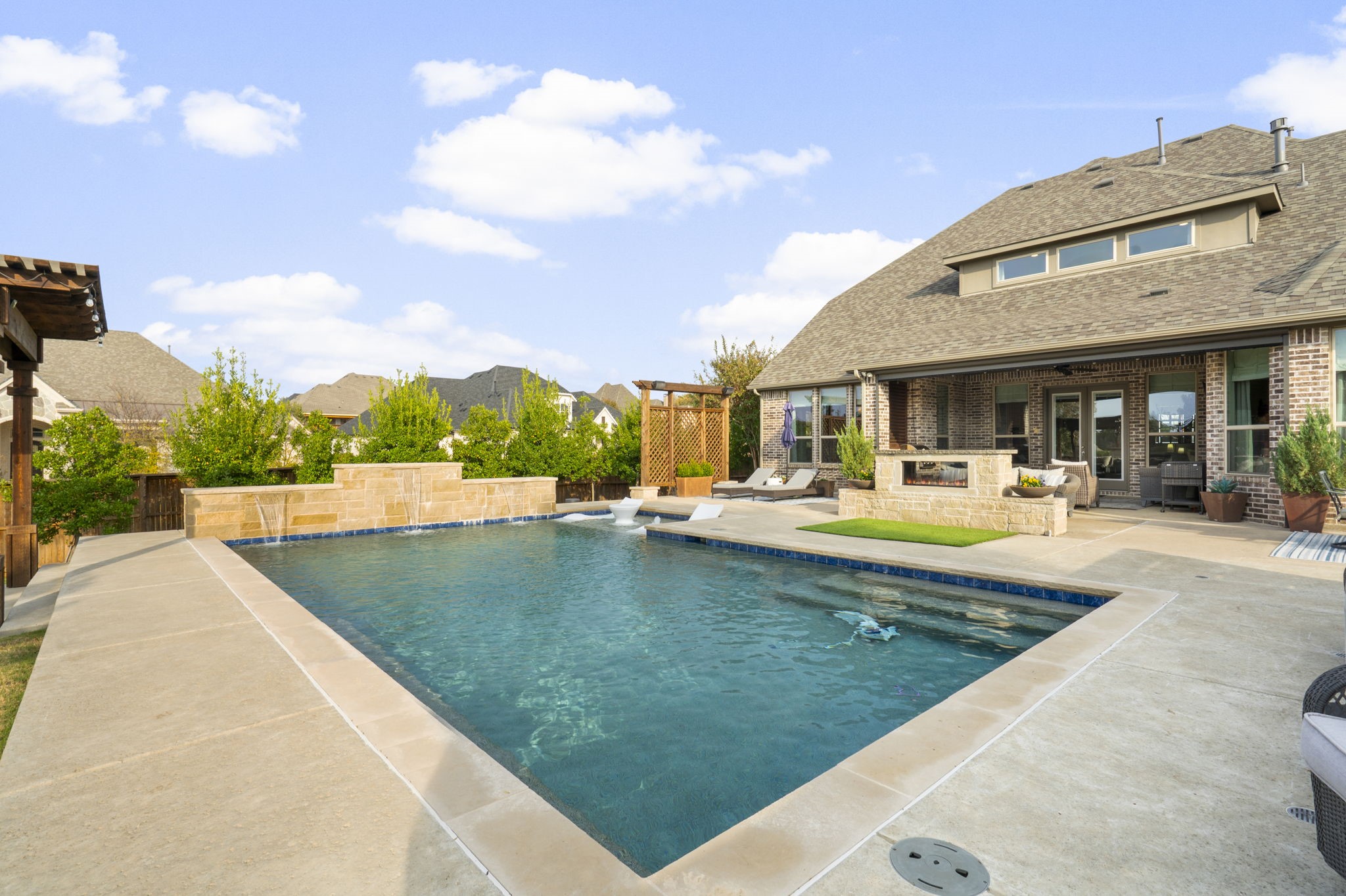 8731 Canyon Crossing