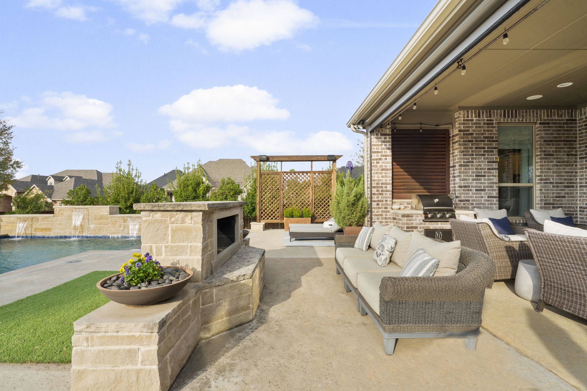 8731 Canyon Crossing