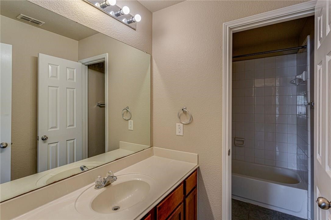 1813 Black Willow Trail