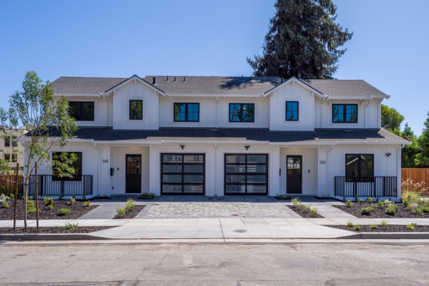 545 Oxford AVE