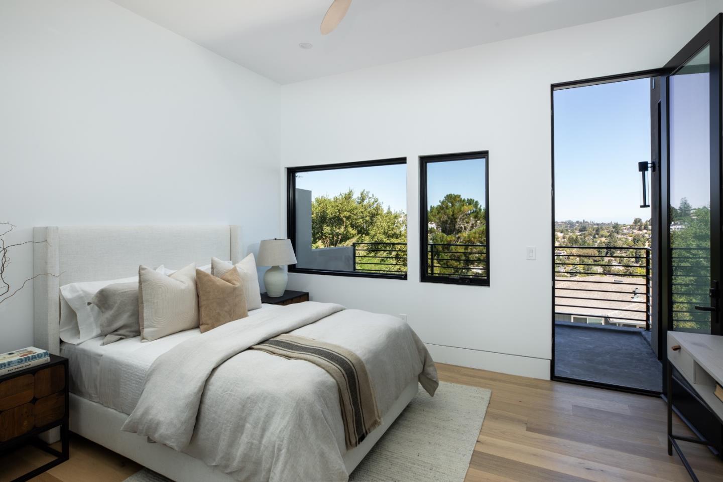 171 Coronado AVE