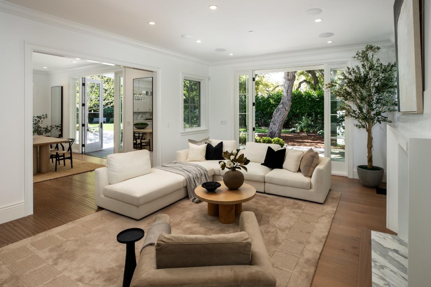 264 Bay RD