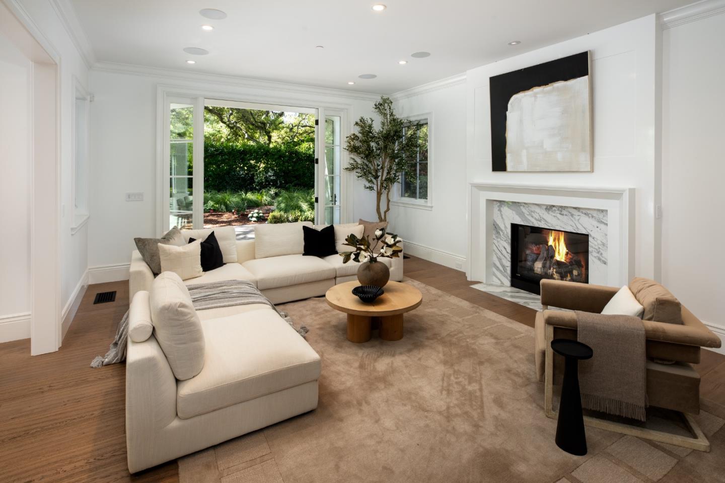 264 Bay RD